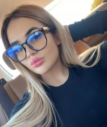 Моя прекрасная фигура соблазнит тебя с первого взгляда, а нежные губки и чувственные руки приведут тебя к экстазу. Оказываю широкий спектр услуг, у меня есть все, чтобы удовлетворить твои самые сокровенные фантазии. ✨ Мои отзывы доказывают мою незабываемость и нежную заботу о каждом клиенте. Фото подтвердят мою привлекательность и сексуальность. 📷 Результаты волшебства я дарю только по предварительной встрече в Москве. Позвони мне и окунись в мир наслаждения и страсти! 🔥 Я жду тебя! 💋 Роза